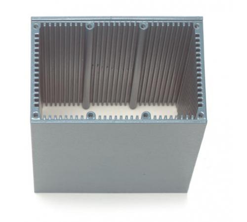 Fluke Pomona 3742 Shielded Box, Size H (4.13" X 2.68" X 6.16") Blue Enamel, With Covers (item no. 1929928)