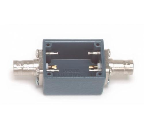 Fluke Pomona 3751 Shielded Box, Miniature (1.50" X 1.13" X .88") With 2 BNC (F) Blue Enamel, With Cover (item no. 1632331)